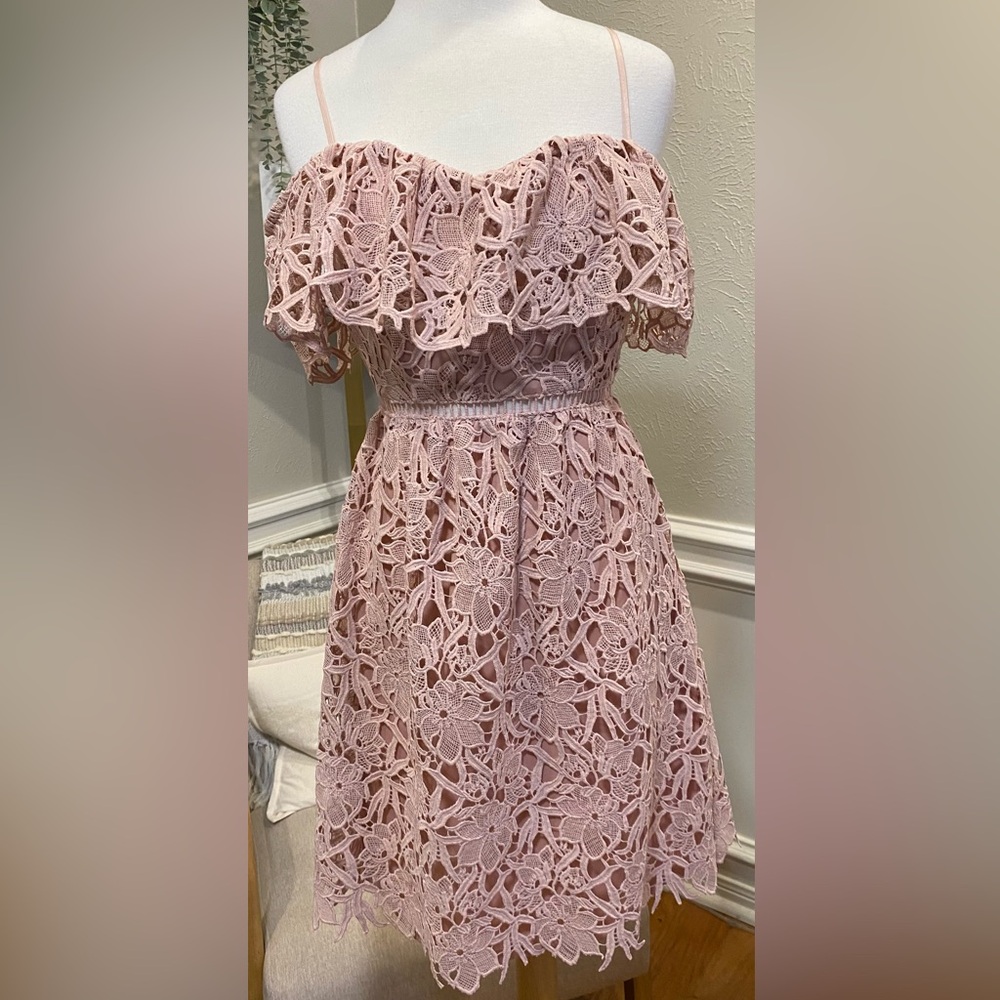 ASTR The Label Off The Shoulder Midi Dress